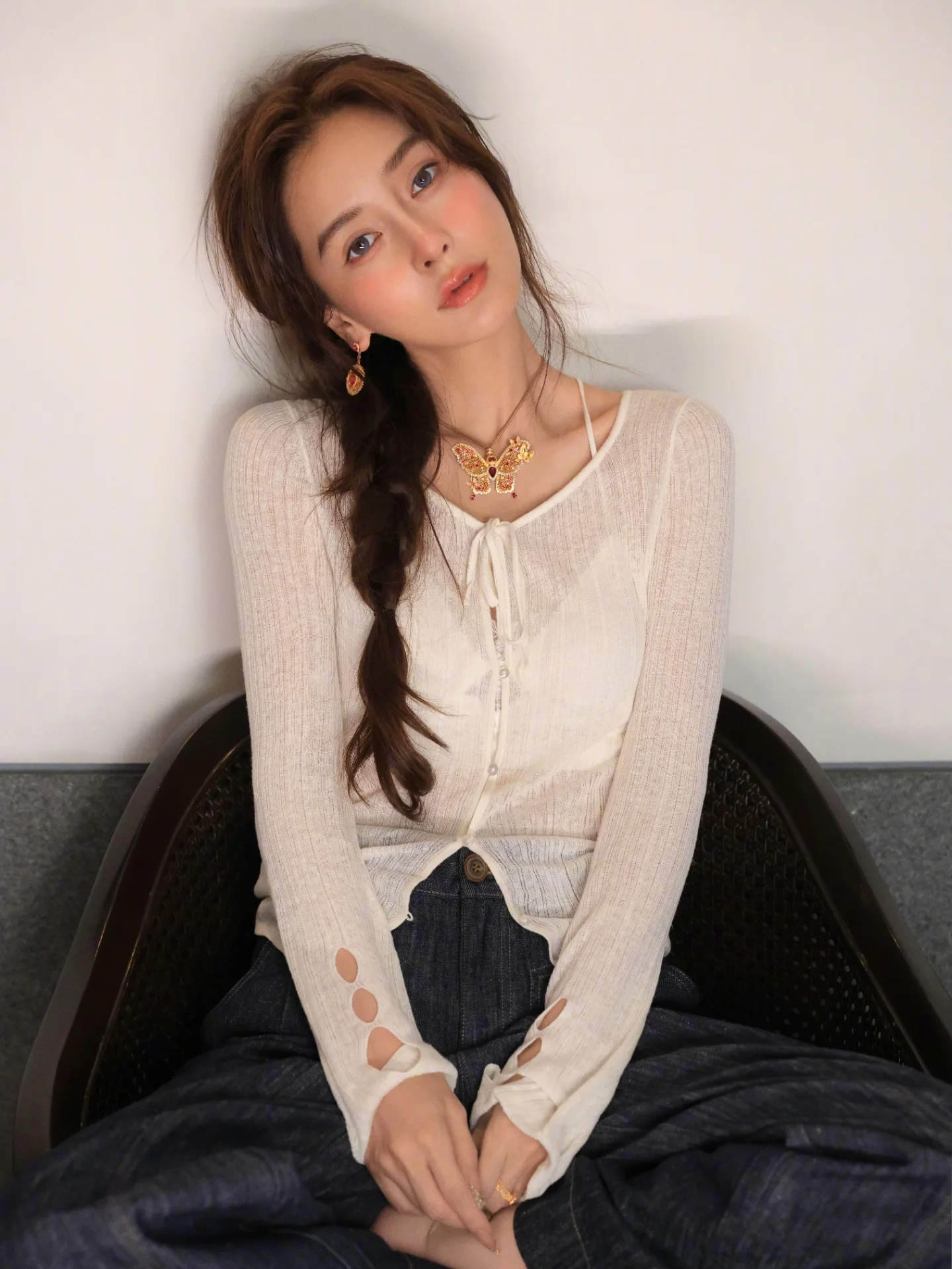 DYEL9WHj_r3_02.webp